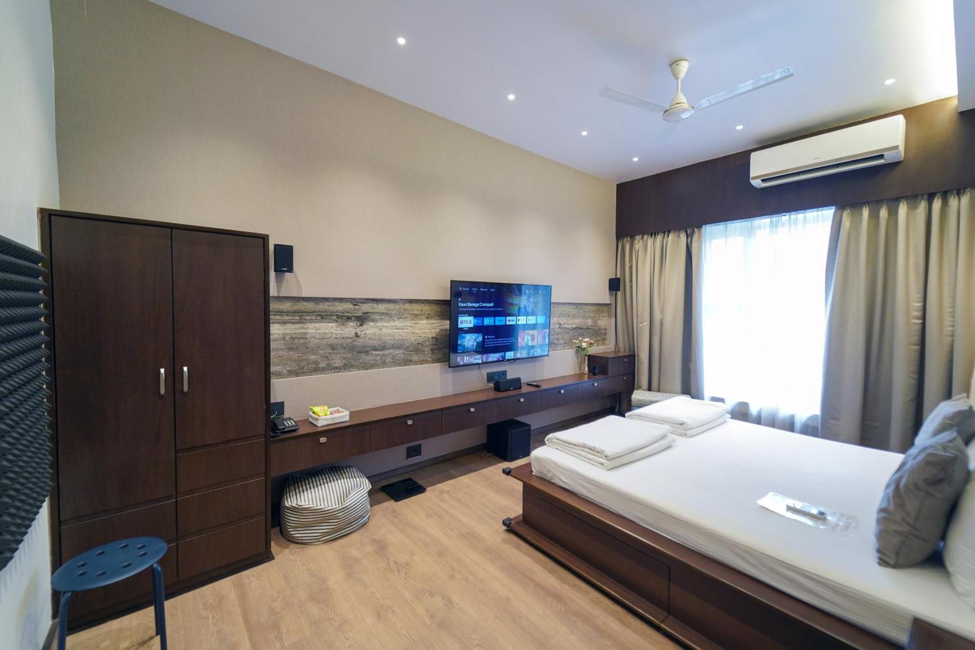 Central Bed & Breakfast Kolkata Bagian luar foto