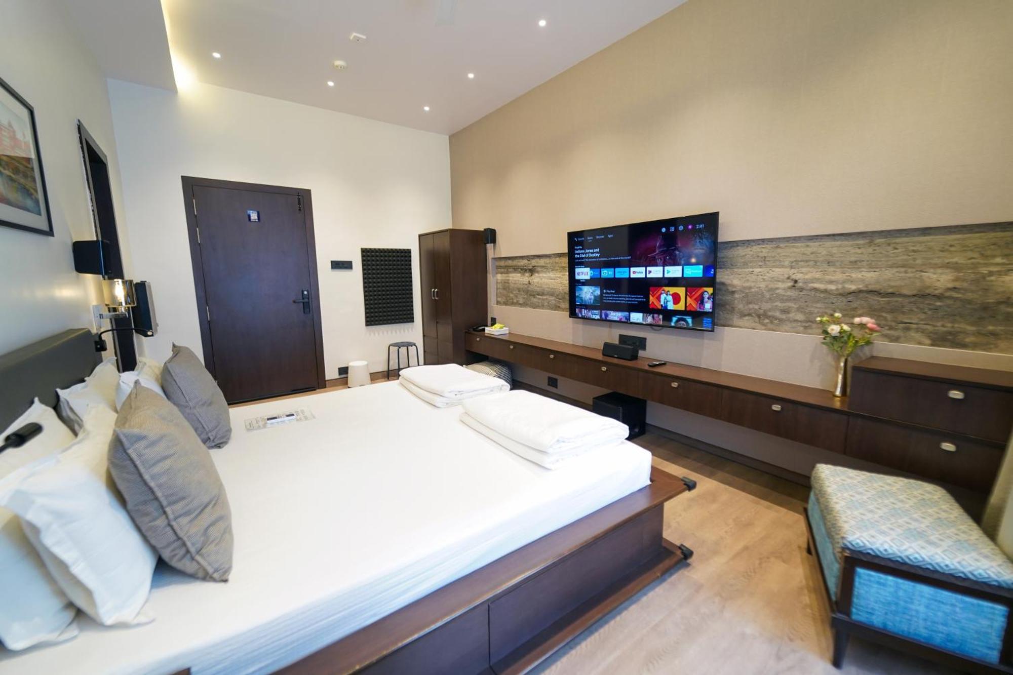 Central Bed & Breakfast Kolkata Bagian luar foto