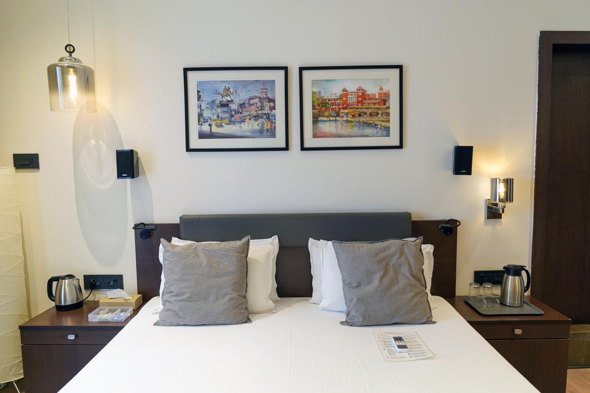 Central Bed & Breakfast Kolkata Bagian luar foto