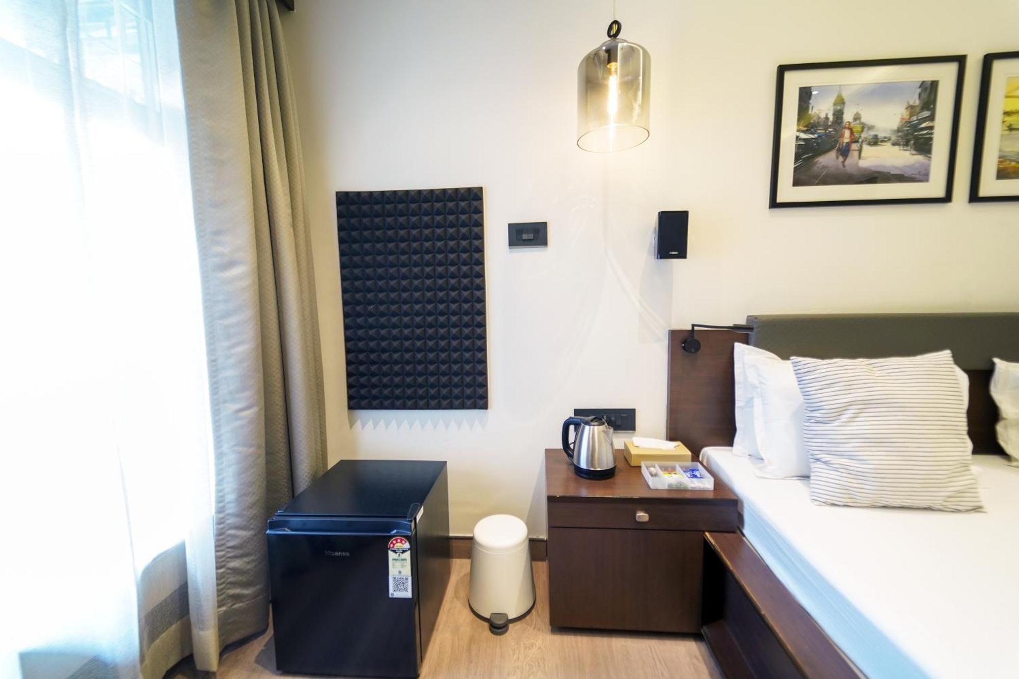 Central Bed & Breakfast Kolkata Bagian luar foto