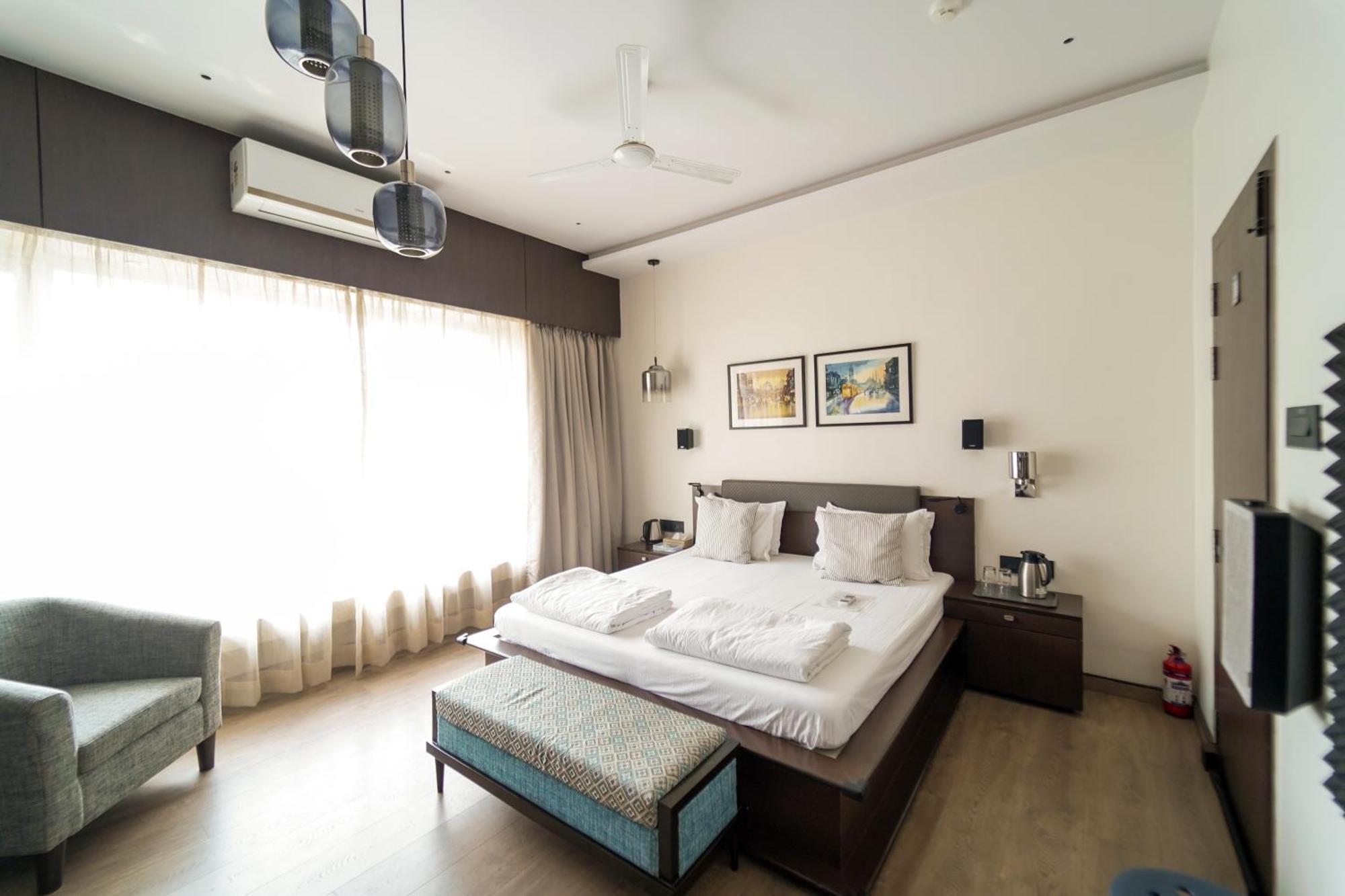 Central Bed & Breakfast Kolkata Bagian luar foto