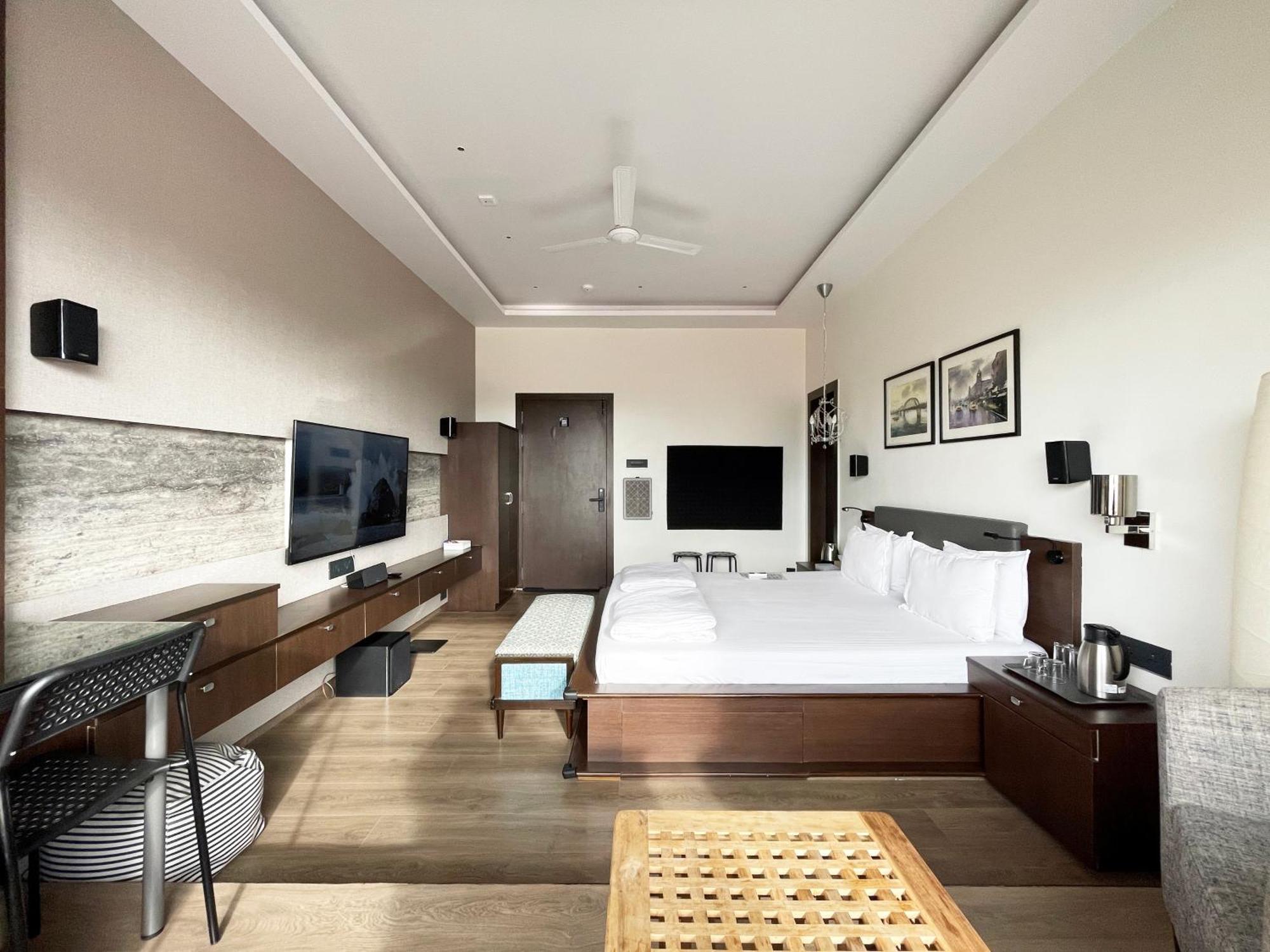 Central Bed & Breakfast Kolkata Bagian luar foto
