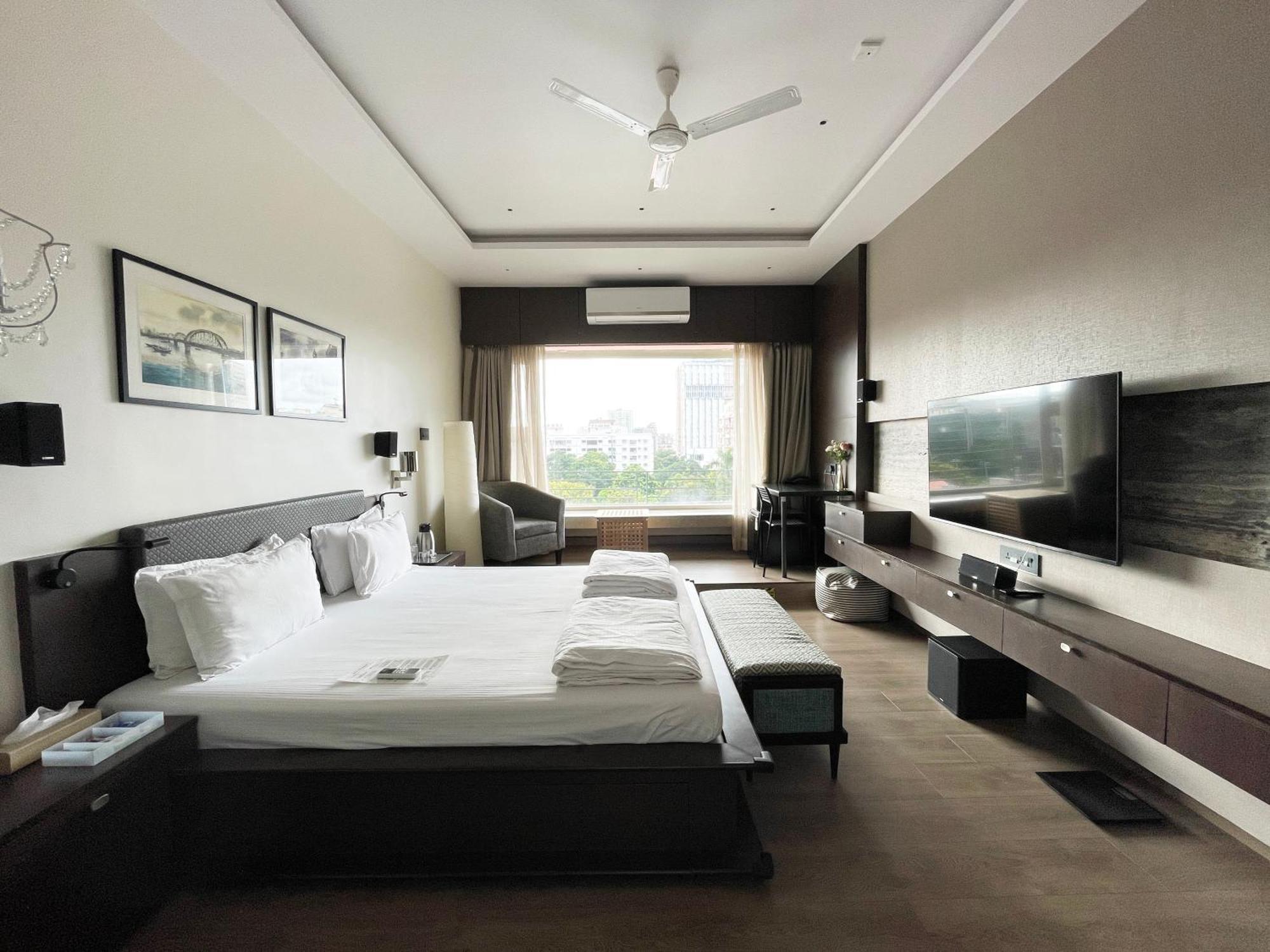 Central Bed & Breakfast Kolkata Bagian luar foto