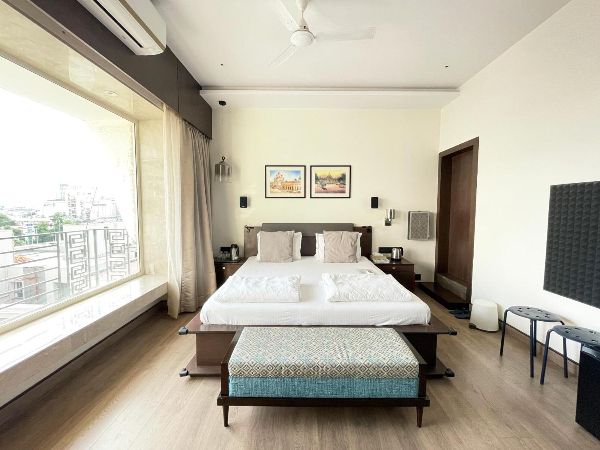 Central Bed & Breakfast Kolkata Bagian luar foto